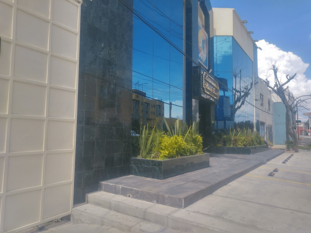 teléfono de funeraria latinoamericana