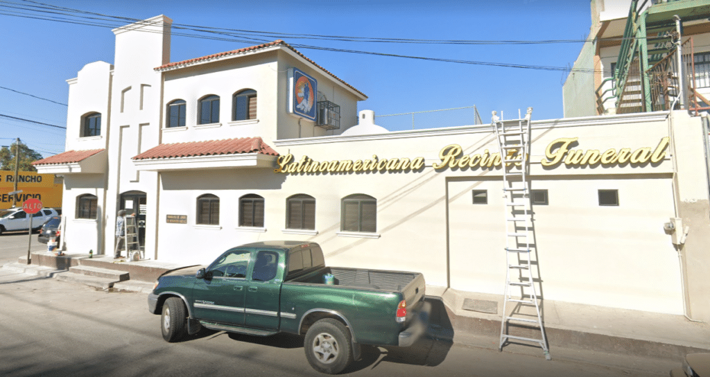fotos de latinoamericana recinto funeral - rosarito playas de rosarito