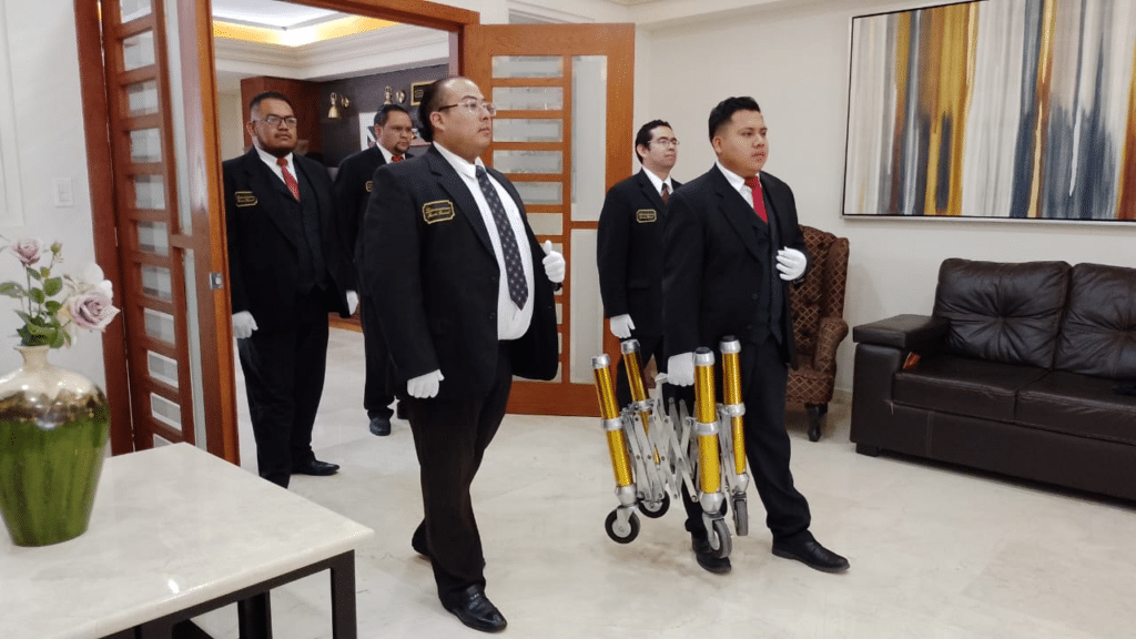 	funeraria recinto funeral 	velatorio latinoamericano