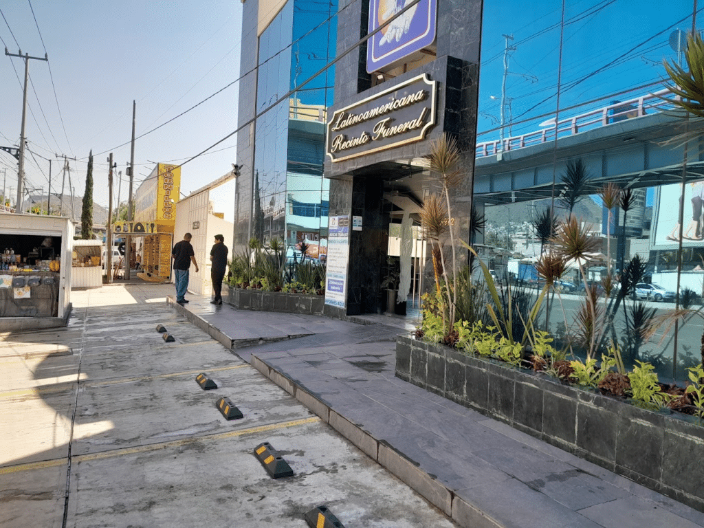 	fotos de latinoamericana recinto funeral sucursal iztapalapa