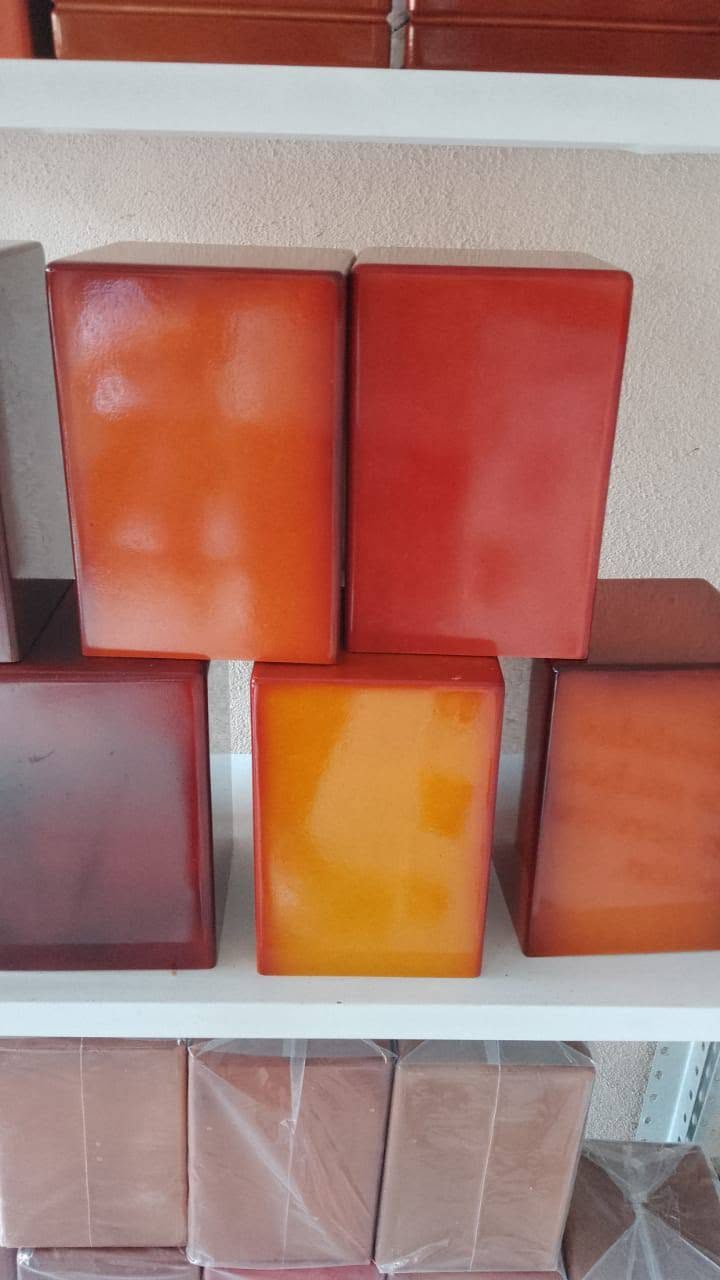 Muestrario de colores de ataúdes en Funerales La Piedad